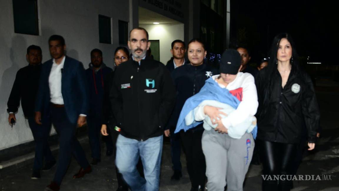 Bebé plagiado en Pachuca regresa con mamá; policía activo de Edomex y niñera, los presuntos responsables