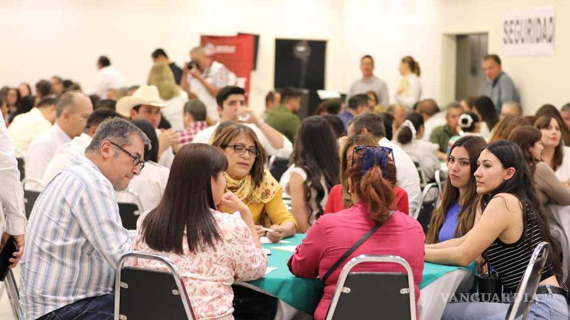 $!Durante el encuentro se desarrollaron mesas de trabajo sobre desarrollo económico, seguridad, infraestructura y sustentabilidad social.