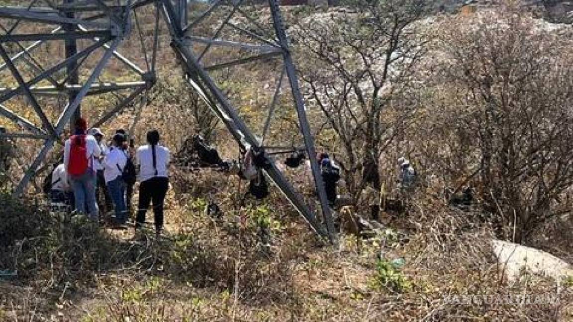 Encuentran al menos cinco cuerpos en una fosa clandestina en Jalisco