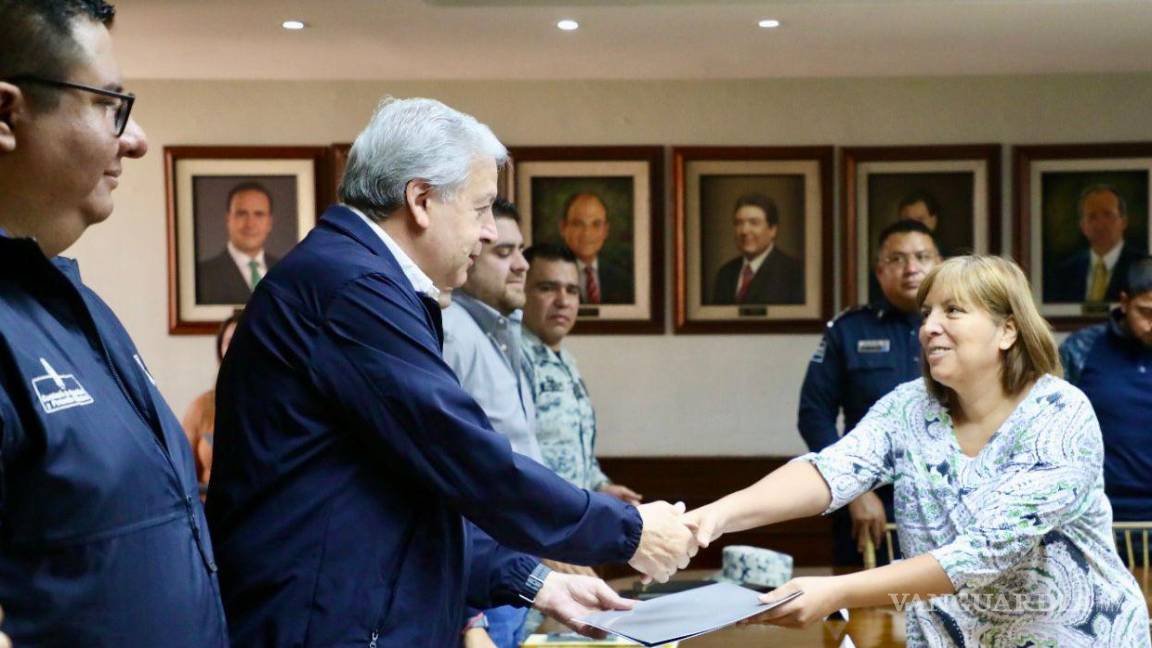 $!Los vecinos mediadores agradecieron al Alcalde la capacitación.