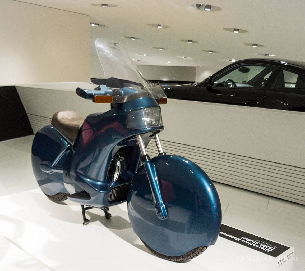 $!6 ejemplos de cuando una marca de coches se mete en el mundo de las motos