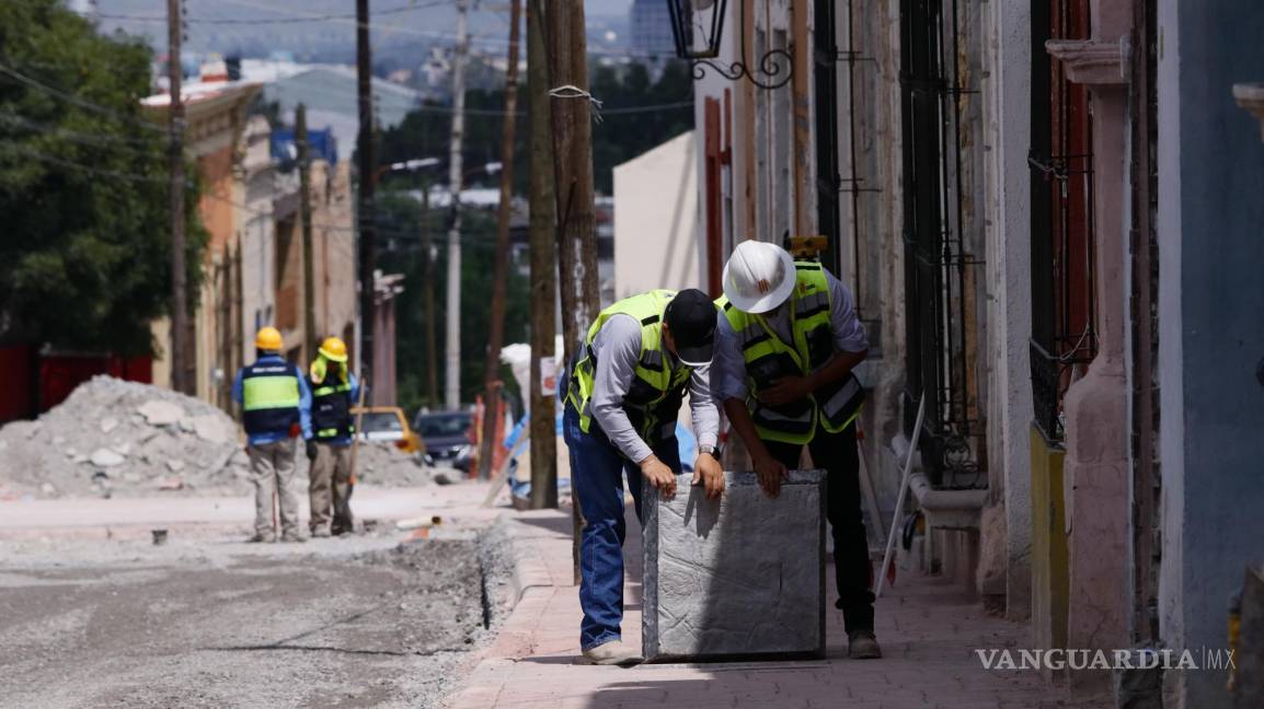 $!Aunque se instalaron algunos elementos de accesibilidad, como en el Paseo Capital, las banquetas de la calle General Cepeda carecen de pavimento podo-táctil de guía.