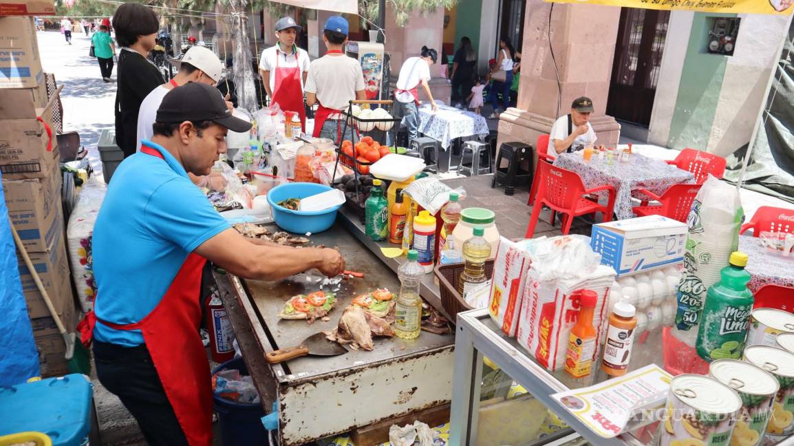 $!A pesar de la competencia con otros puestos gastronómicos, Víctor Guerrero ve esta situación como una oportunidad para mejorar la calidad y atención en las tortas Popeye.