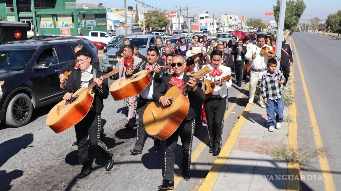 $!Matlachines, bandas de guerra y mariachis protagonizaron una vibrante celebración en honor a la patrona de los músicos.