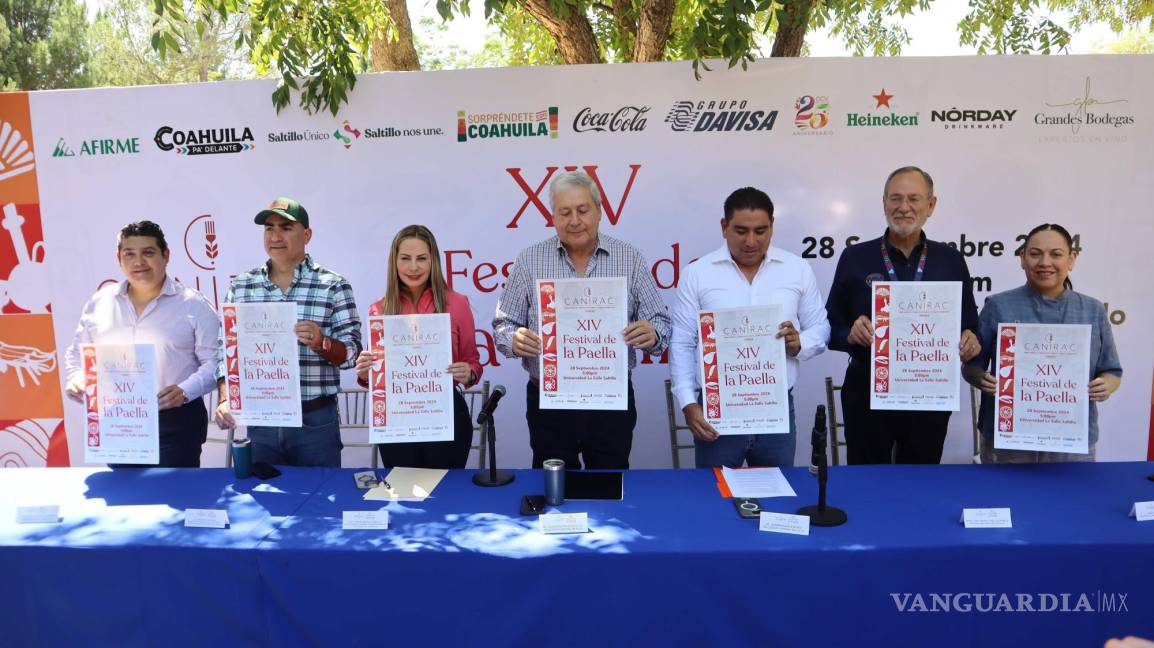 $!El alcalde José María Fraustro (centro), afirmó que el Festival de la Paella fortalece el prestigio que tiene Saltillo.