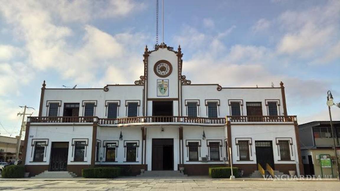 Denuncian comerciantes omisión de medidas de seguridad en el Ayuntamiento de Sabinas