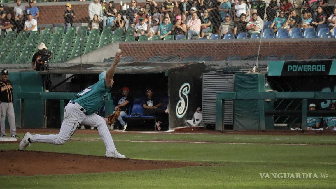 $!Los Saraperos se repusieron de la caída ante los Dorados y empataron la serie en el Madero.