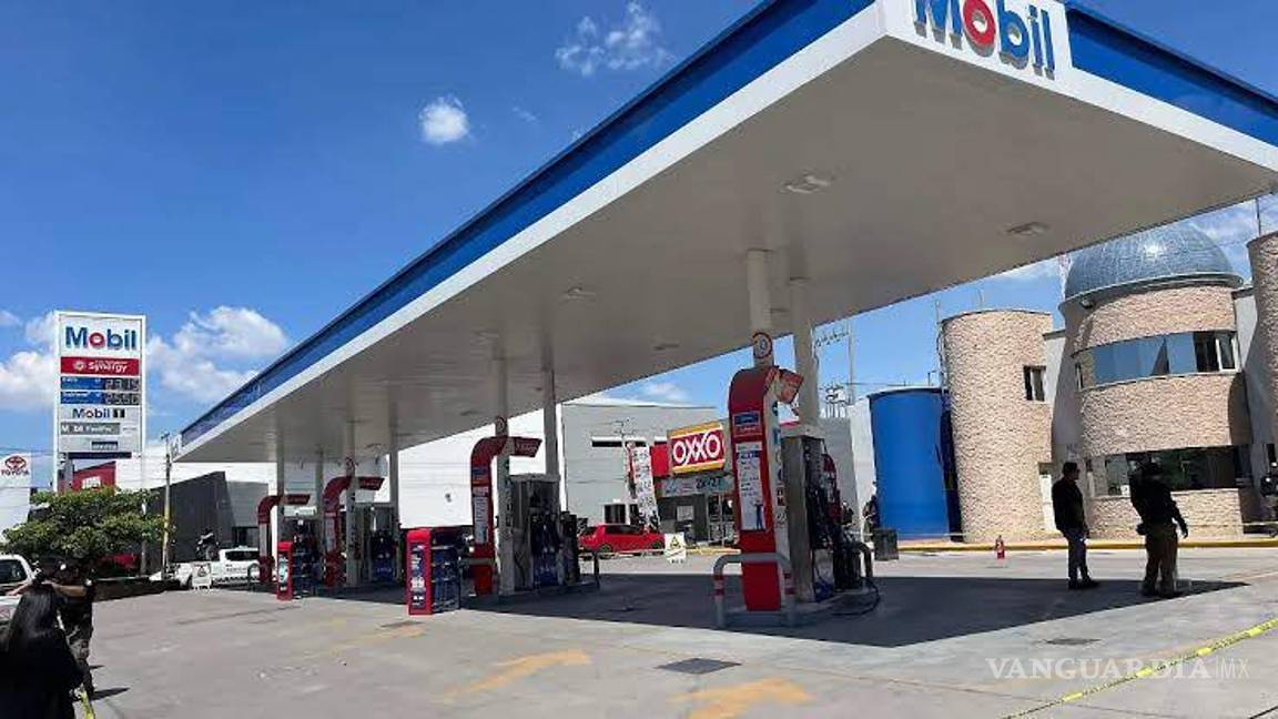 Catean gasolineras en Torreón, investigan presunta venta ilegal de combustibles