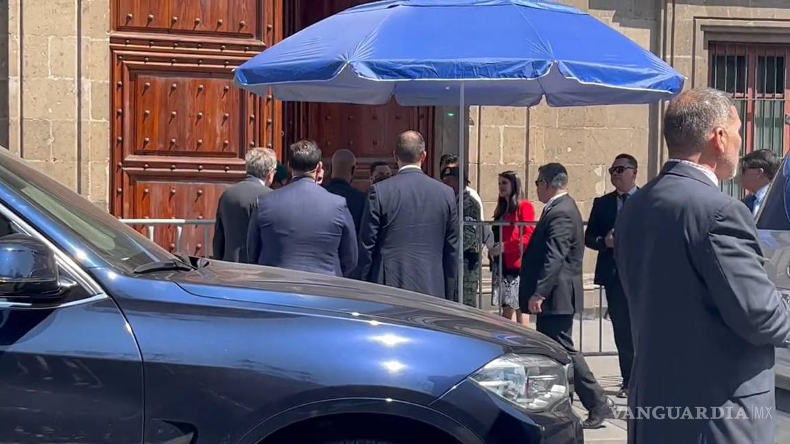 $!Liz Sherwood-Randall llegó hoy antes del mediodía para reunirse con AMLO en Palacio Nacional.