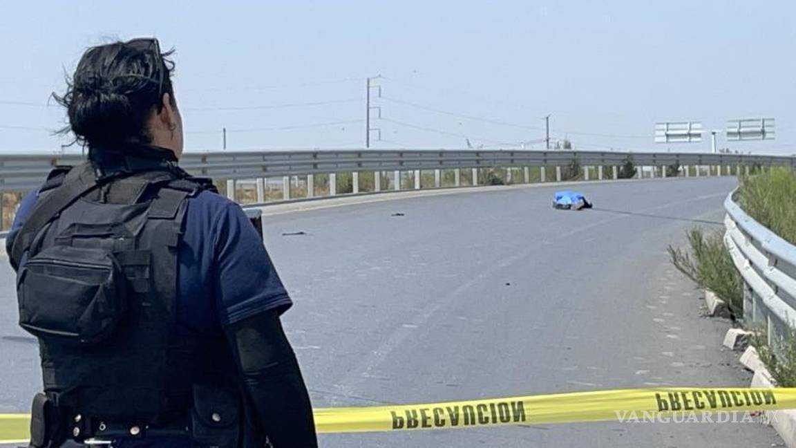 $!Automovilistas enfrentaron congestión en la carretera debido al accidente, que requirió la habilitación de un carril en sentido contrario en el puente de La Encantada.