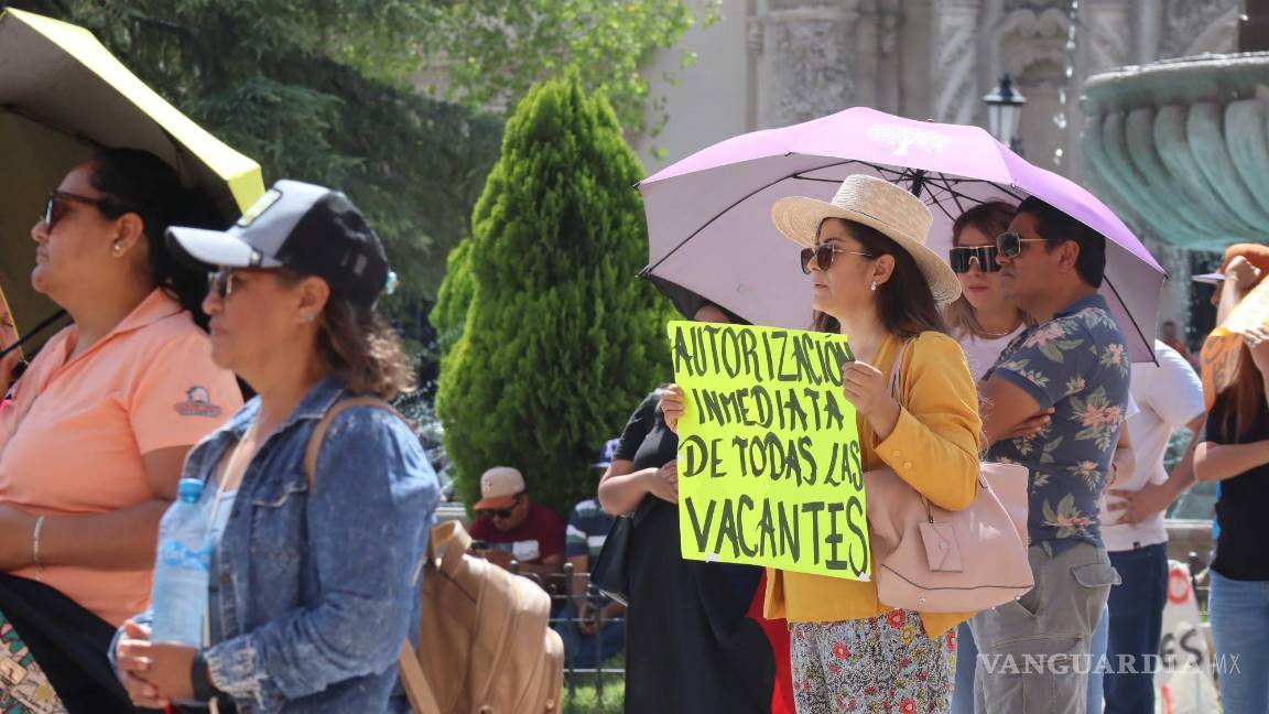 $!Miembros del SUTUAAAN exigen la intervención del gobernador en las negociaciones y denuncian actos de represión contra los trabajadores.