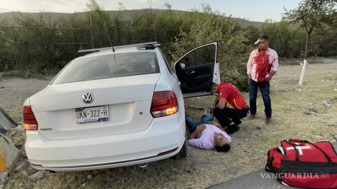 $!El auto portaba placas del estado de Querétaro.