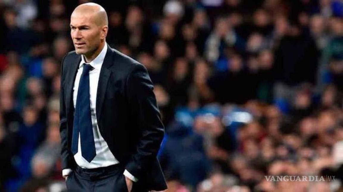 Zidane regresará hoy al Madrid para rescatarlo de la crisis
