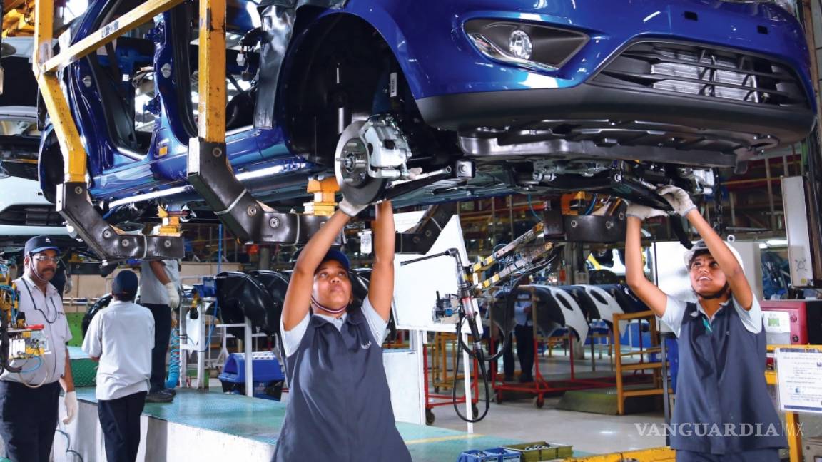 Industria automotriz solicita reiniciar operaciones este miércoles en México
