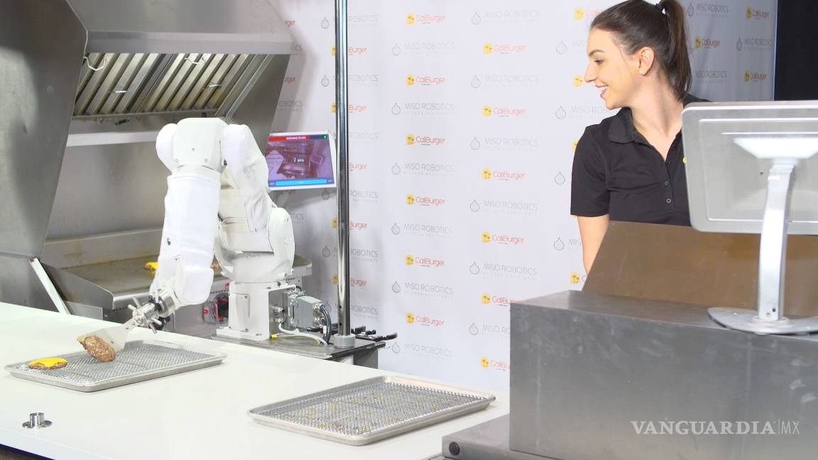 $!Flyppy, el robot que le quita el empleo a los cocineros
