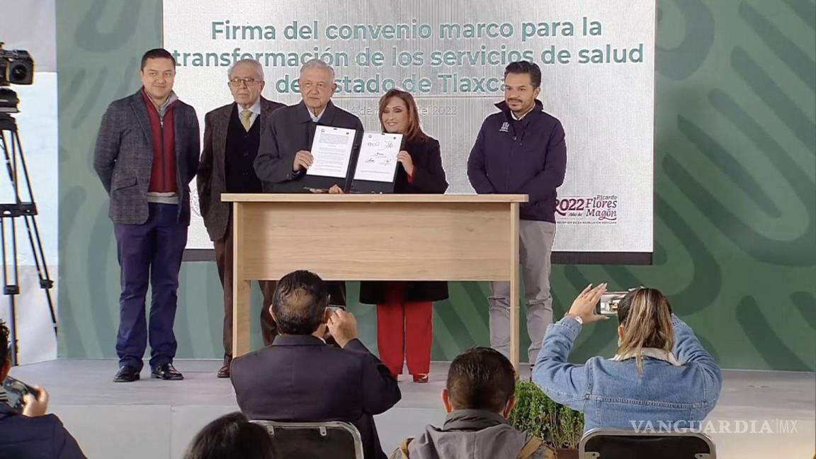 AMLO firma convenio en Tlaxcala para federalizar la salud y asegurar que no falte personal ni medicamentos