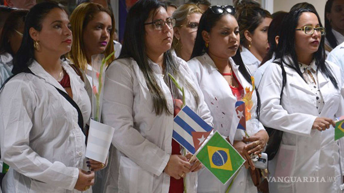 México recibiría a médicos cubanos que dejan Brasil, AMLO negocia con el gobierno isleño