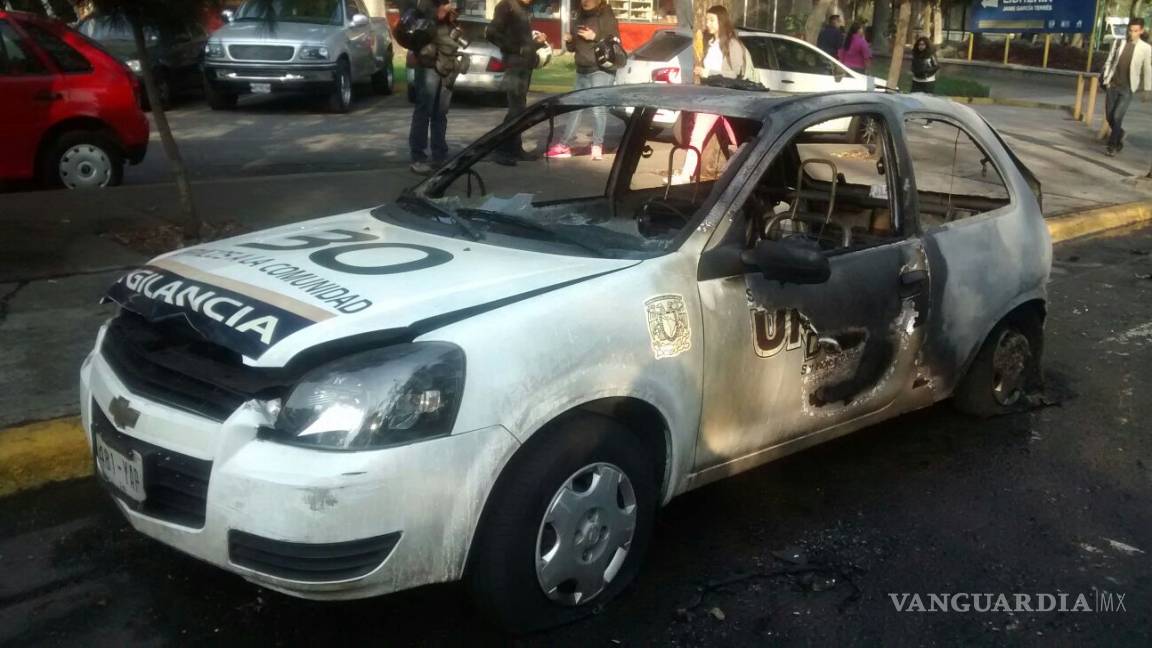Disturbios en CU; encapuchados colocaron barricadas