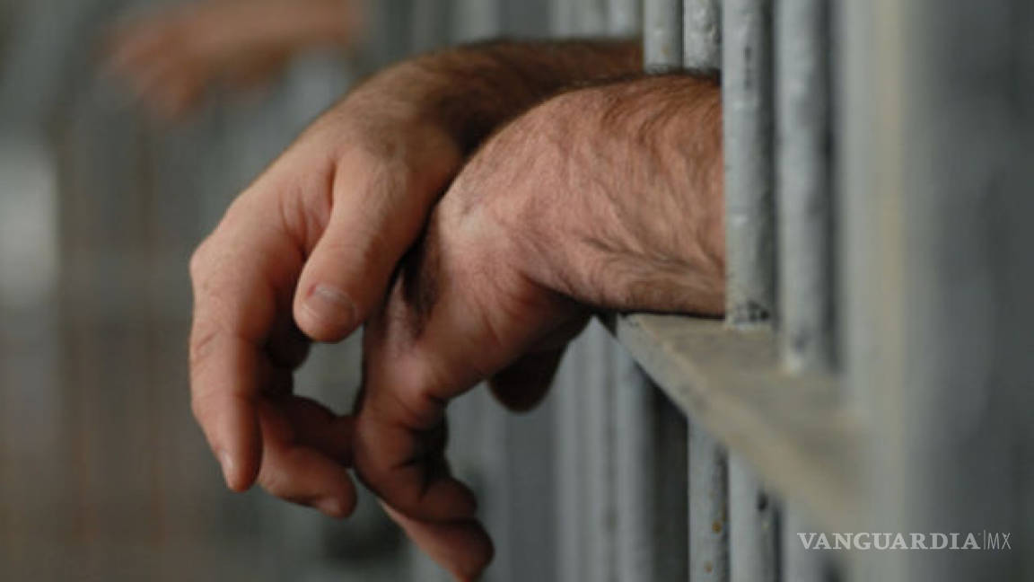 Escapa detenido por narcomenudeo de celdas de la PGJE en Piedras Negras