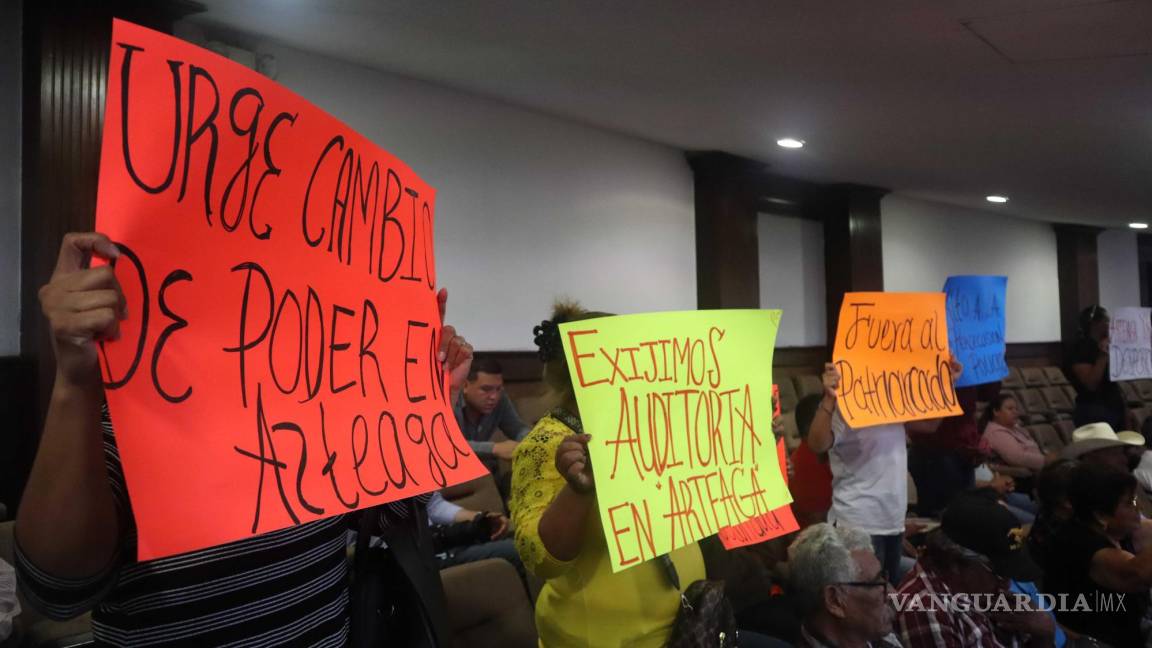 Protestan ejidatarios de Arteaga en el Congreso del Estado; acusan persecución y corrupción en la Policía Municipal