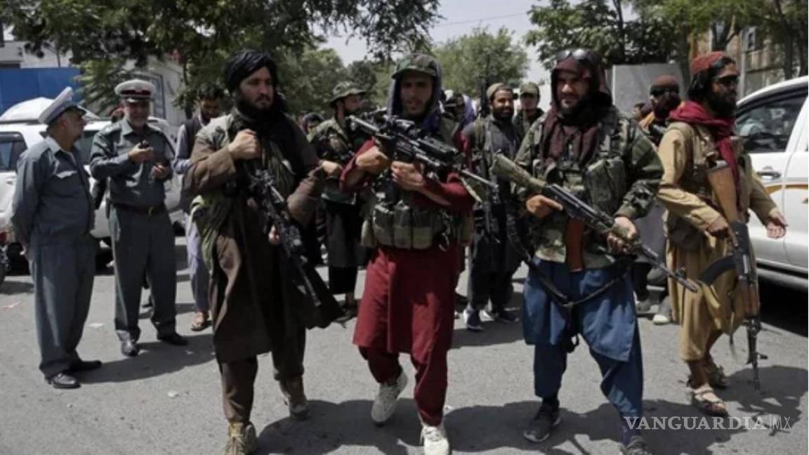 Talibanes reclaman la victoria sobre la última región de resistencia en la toma total de Afganistán