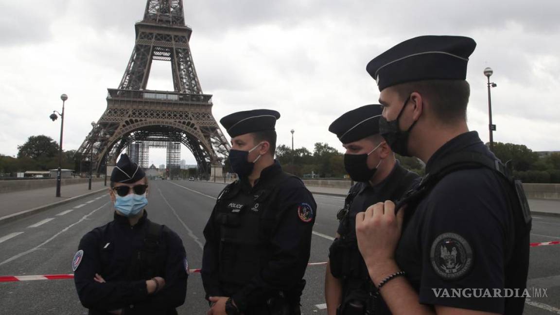 Evacuan Torre Eiffel en París por una amenaza de bomba