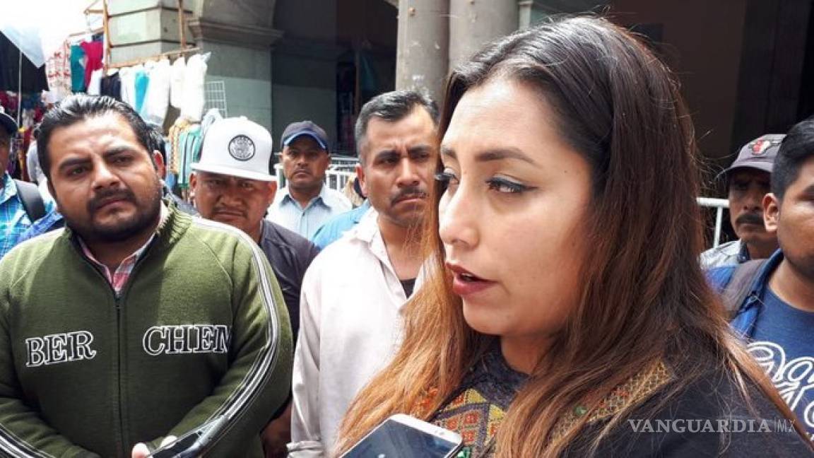 Alcaldesa es retenida por pobladores en Oaxaca, por no liberar recursos