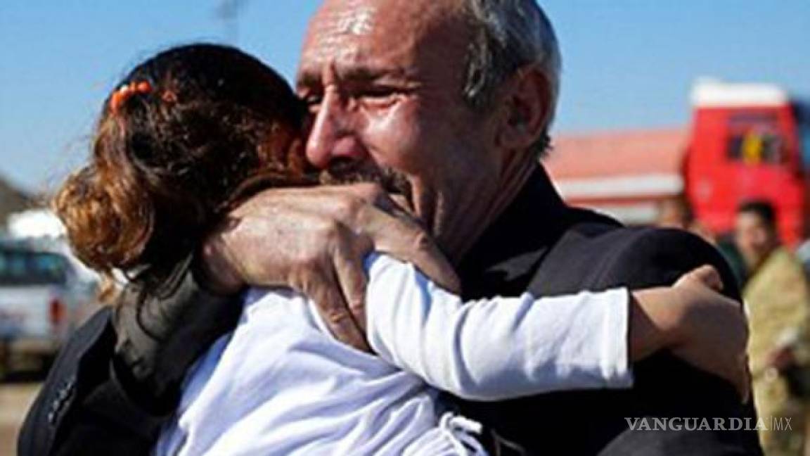 Conmovedor reencuentro de una familia iraquí tres años después de ser separada por ISIS en Mosul