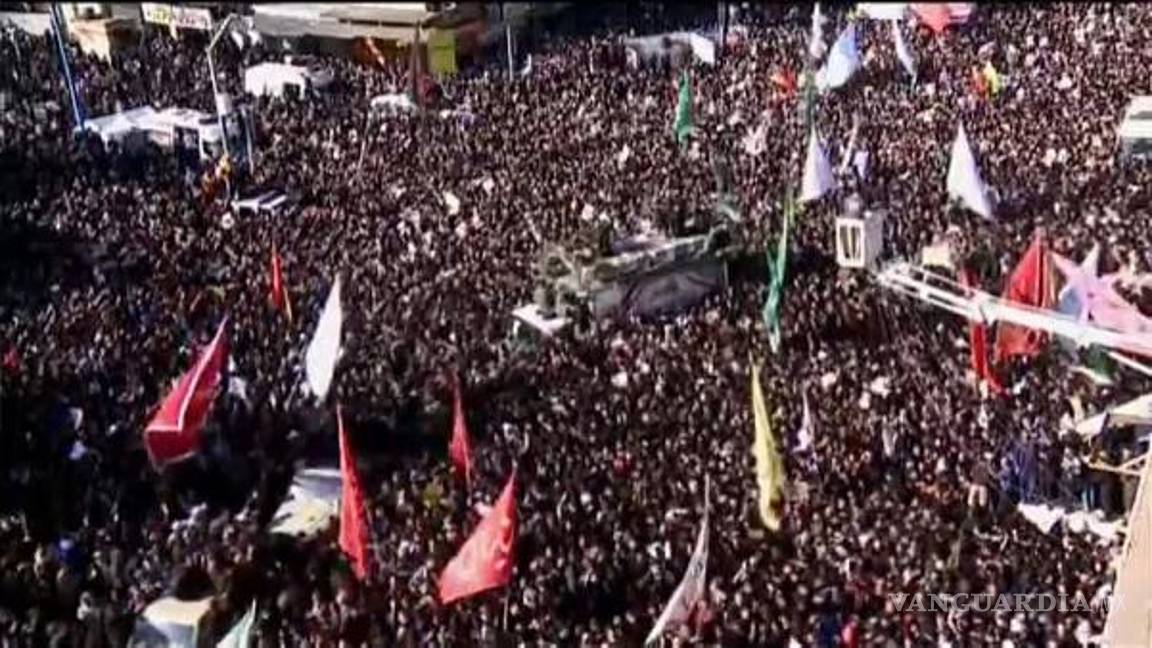 $!Ofrecen 80 mdd por la cabeza de Trump en funerales de Qasem Soleimani