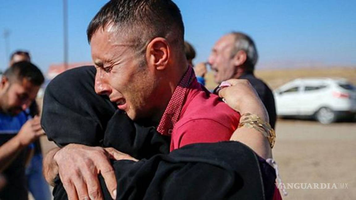 $!Conmovedor reencuentro de una familia iraquí tres años después de ser separada por ISIS en Mosul