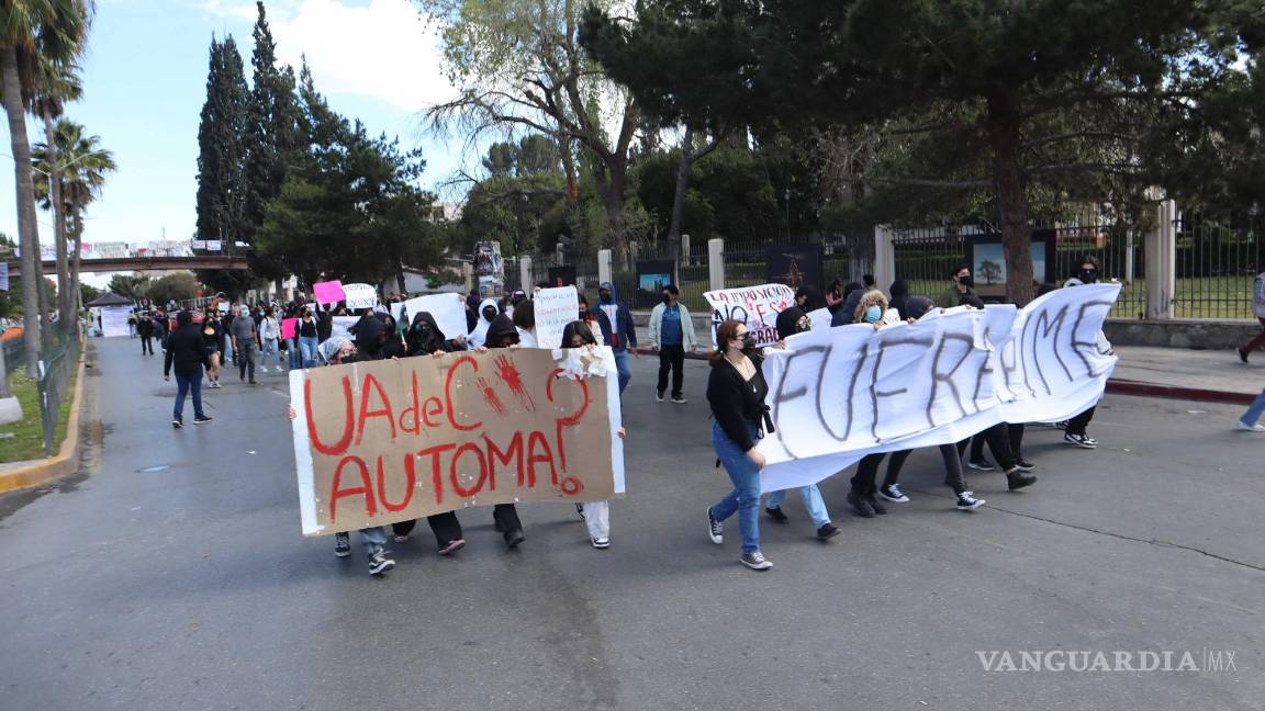 $!Autoridades universitarias llamaron al diálogo, pero los alumnos lo rechazaron.