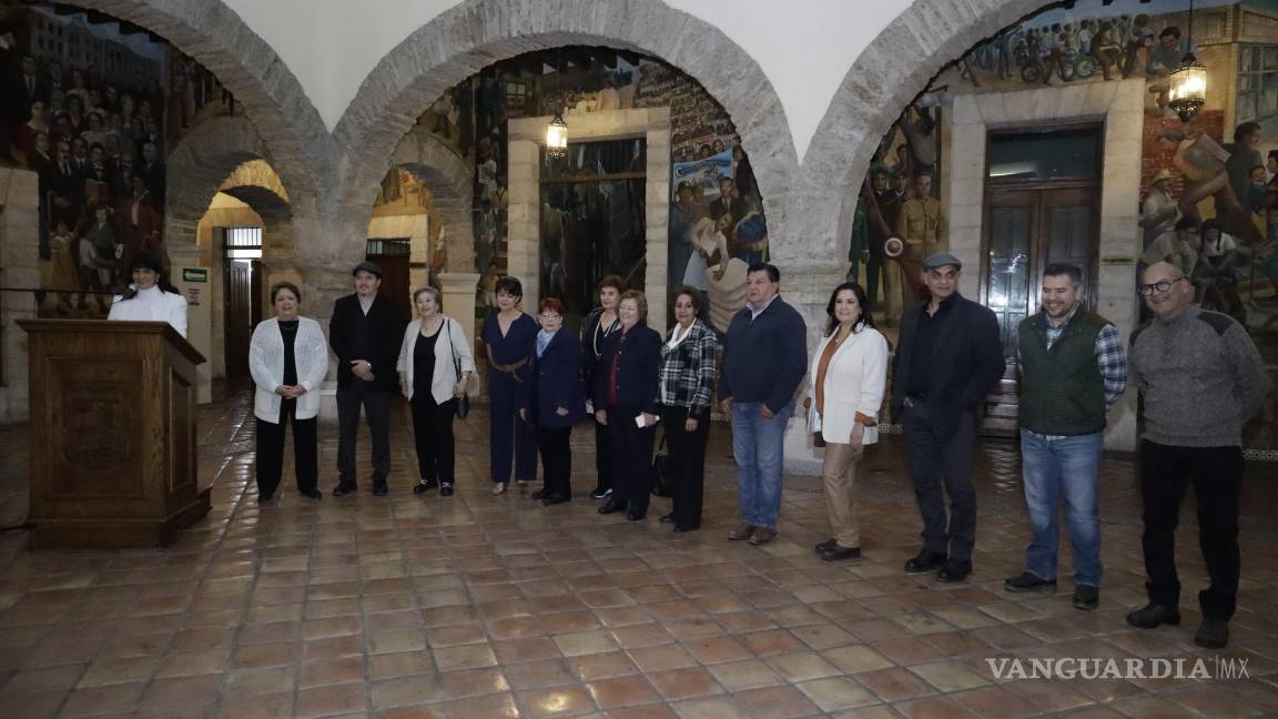 $!Algunos de los miembros del colectivo estuvieron presentes en la inauguración.