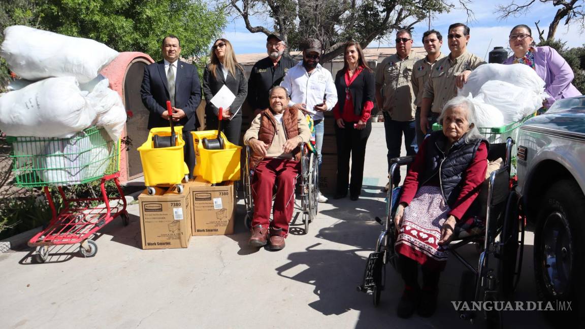 Asociación de Autos Clásicos de Coahuila entrega donativo al asilo Ropero del Pobre de Saltillo