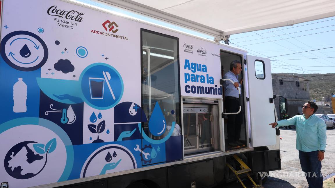$!Un camión potabilizador y una pipa recorrerán las colonias de Saltillo regalando agua purificada.