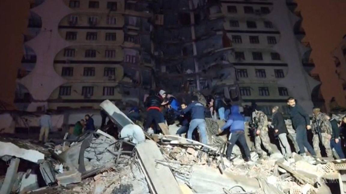 Más de mil 600 muertos deja poderoso sismo en Turquía y Siria; México muestra su solidaridad