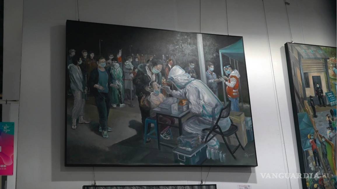 $!Una obra de arte que retrata una prueba de Covid del artista Zeng Fanzhi en la exposición de arte de Beijing en Beijing.