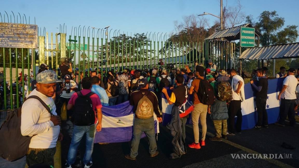 Caravana migrante dirige carta a AMLO para cruzar México; Segob responderá