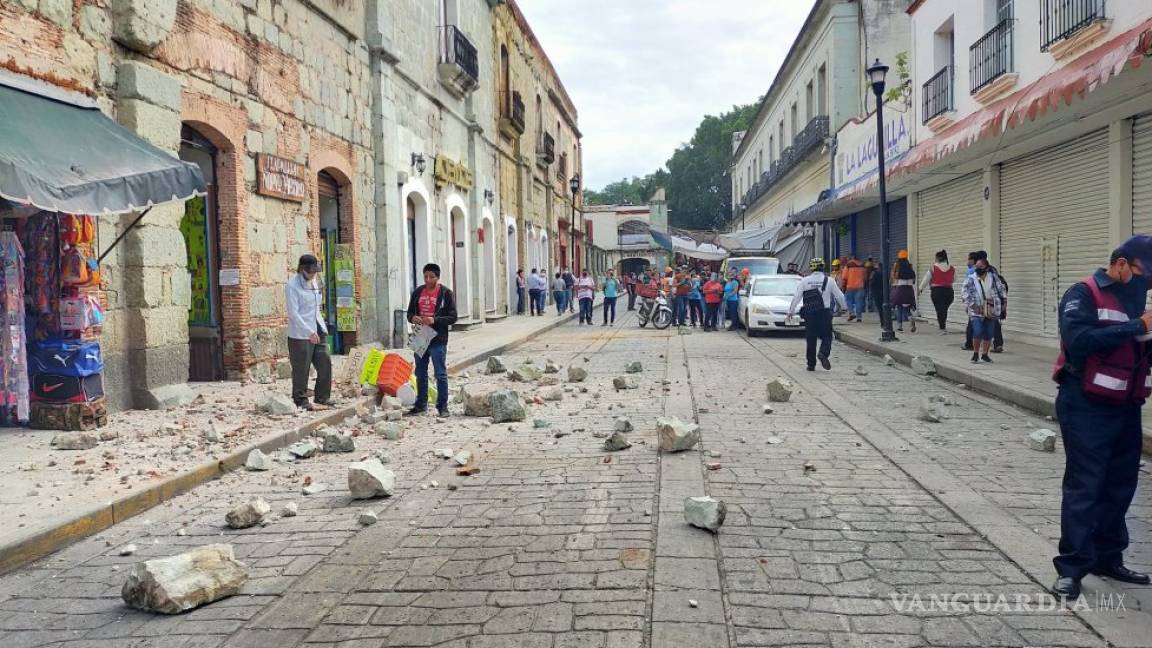 Reportan sin suministro eléctrico el centro de Oaxaca; daños menores en fachadas tras sismo de 7.5