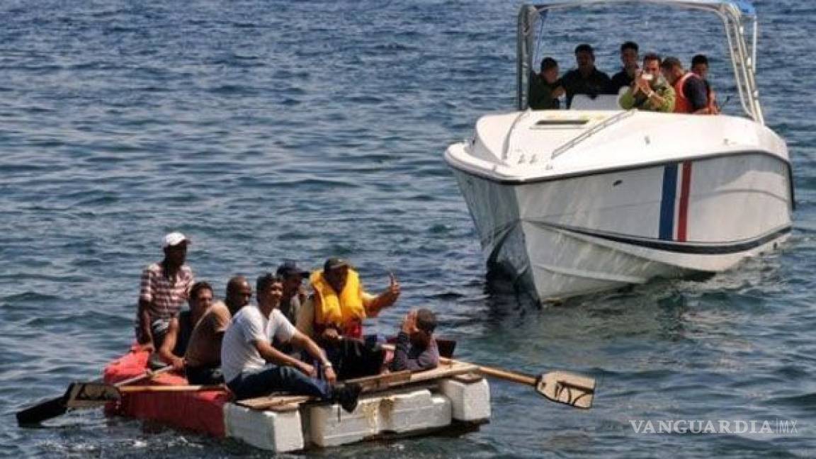 Estados Unidos repatría a 15 cubanos interceptados en el mar