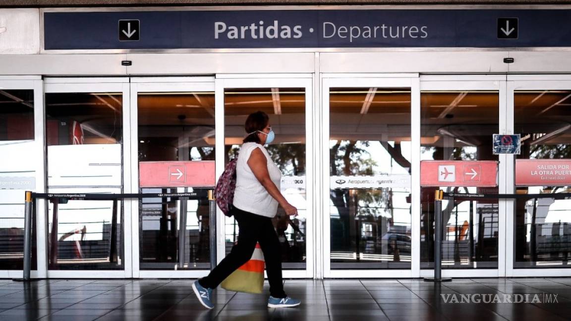 Argentina abrirá las fronteras aéreas y marítimas a países vecinos para el turismo