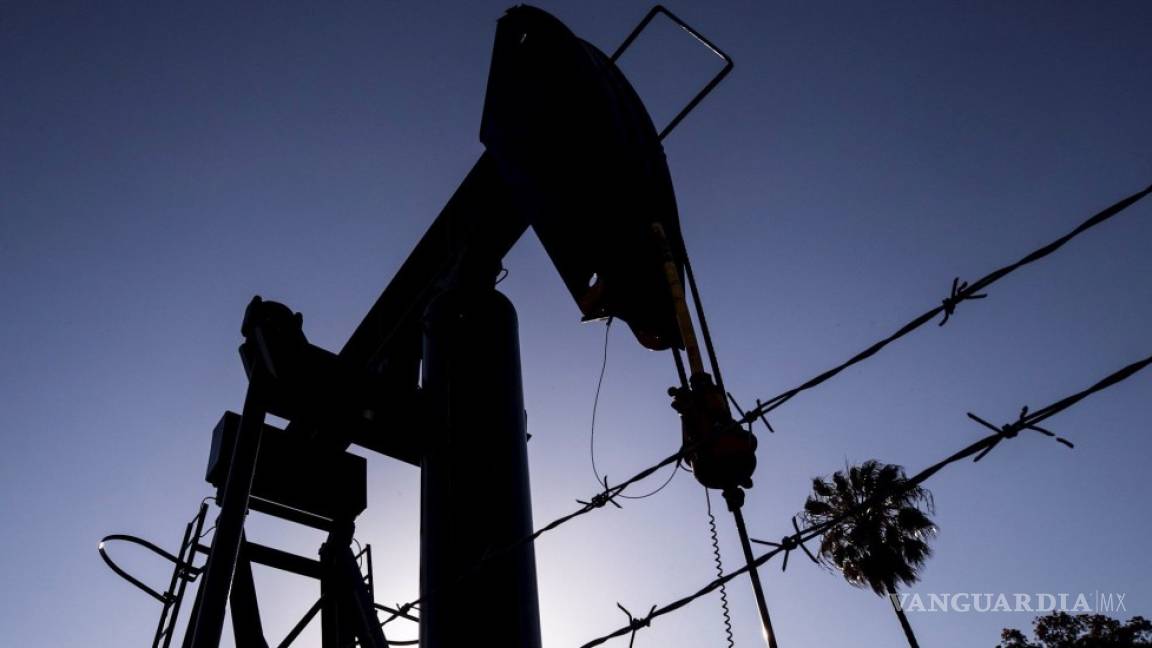 El petróleo de Texas sube 16.51 por ciento; continúan problemas de almacenamiento