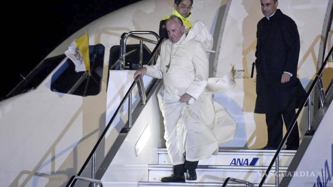 Papa Francisco llega a Japón en primera visita de un pontífice en 38 años