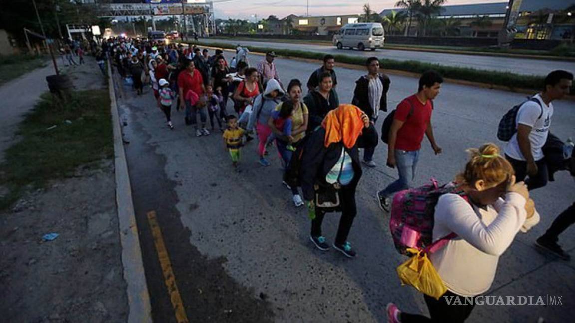 'Mujeres y niños sí', dicen autoridades a migrantes