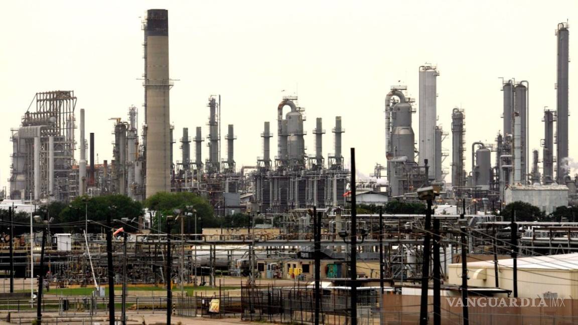 Petróleo de Texas cae más del 11 por ciento previo a apertura formal