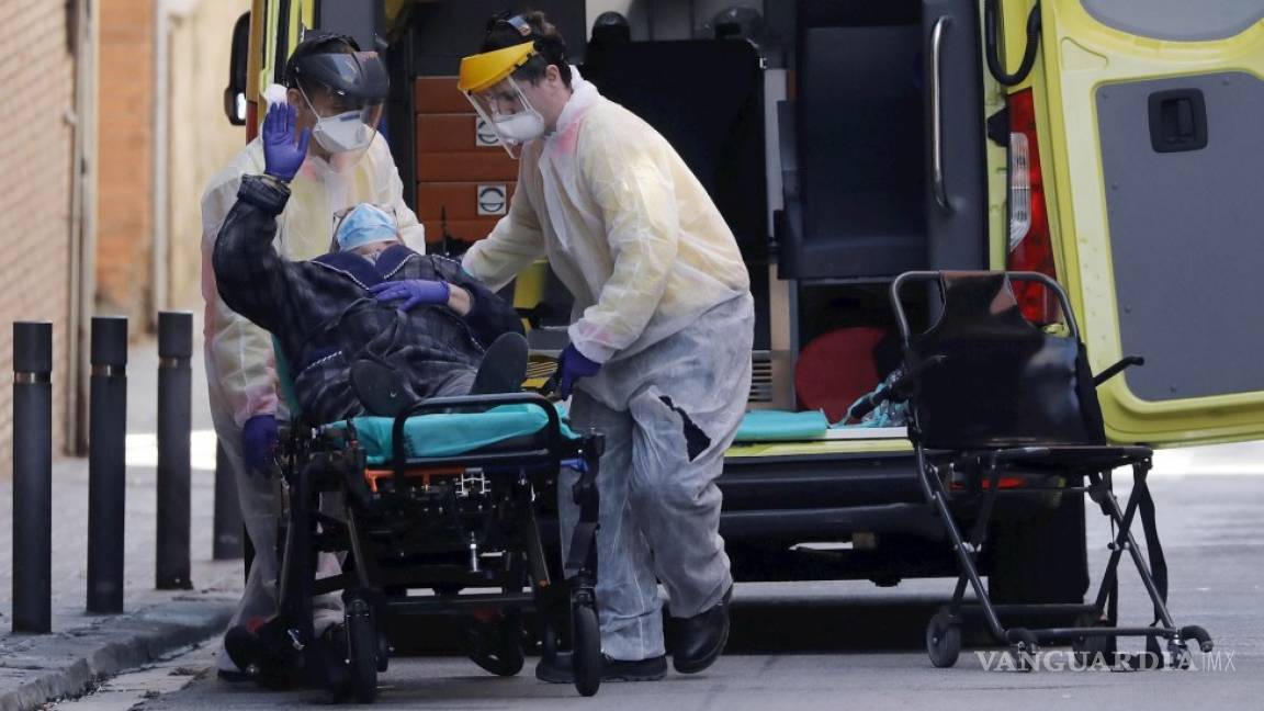 España suma 13 mil 55 muertos por COVID-19; casos van a la baja