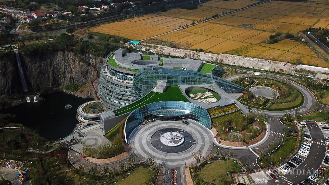 $!Shimao Wonderland, un majestuoso hotel que no fue construido hacia arriba, sino hacia abajo