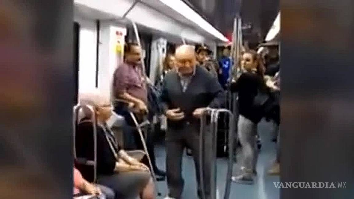 Ancianos bailan al ritmo de hip hop en el metro de Barcelona