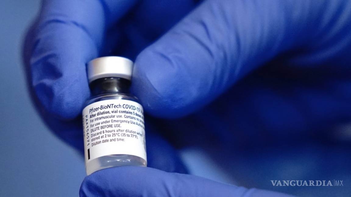 Pfizer detecta venta de vacunas falsas en México