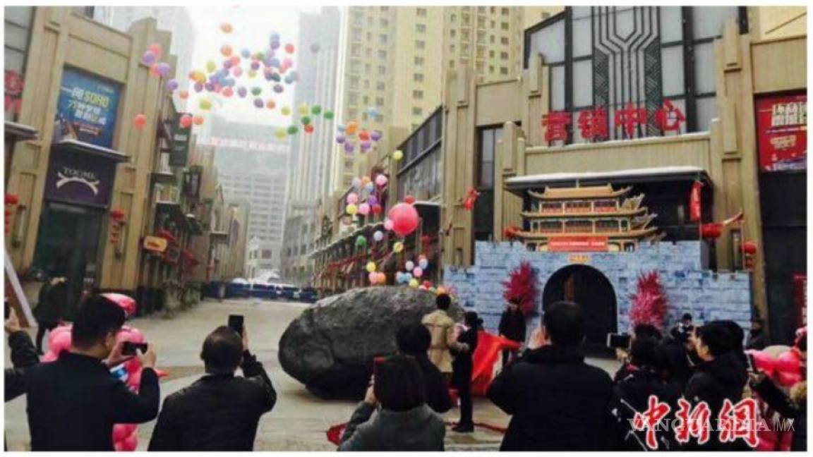 Chino regala una piedra de 33 toneladas a su novia para pedir su mano