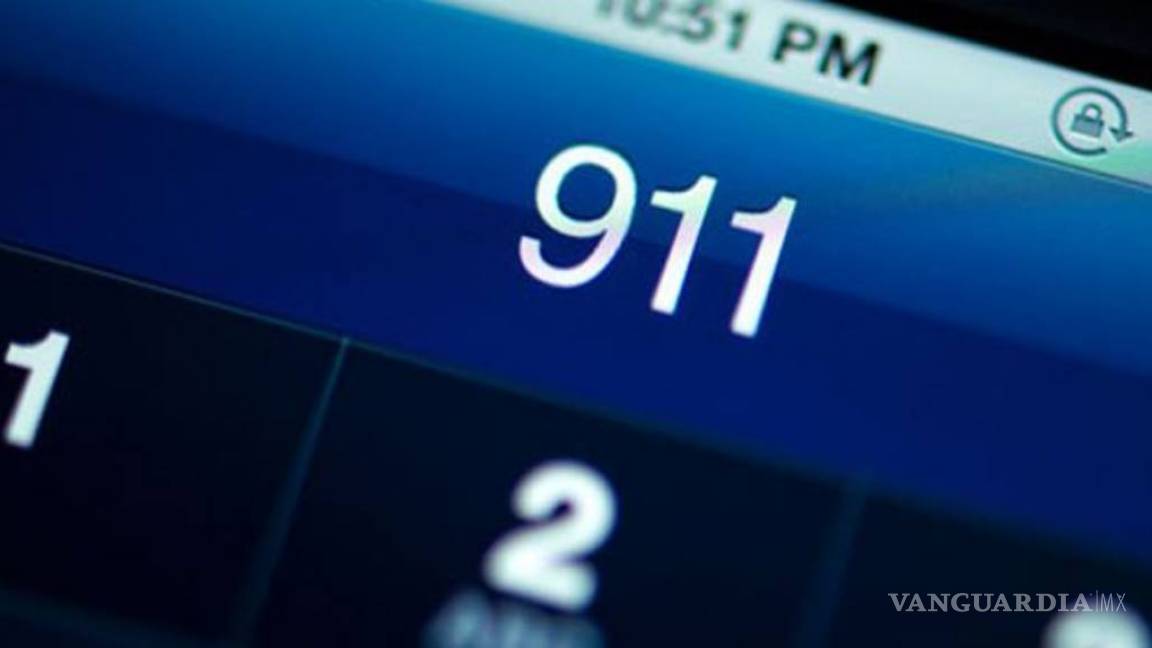 Hombre habla al 911 para avisar que asesinó a esposa